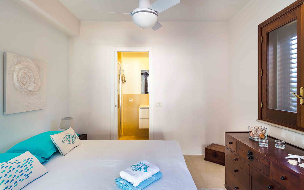 Sicilia 003 - Cala Mancina: Double bedroom