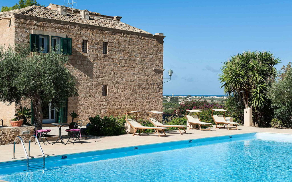 Sicilia 005 - Corte Del Sale: Outdoor view and swimming pool