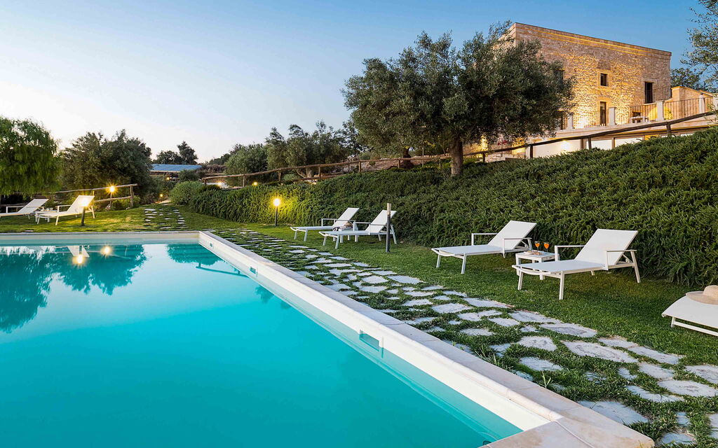 Sicilia 006 - Corte Dorata: Outdoor view and swimming pool