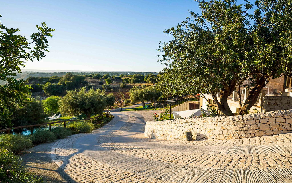 Sicilia 006 - Corte Dorata: Outdoor view
