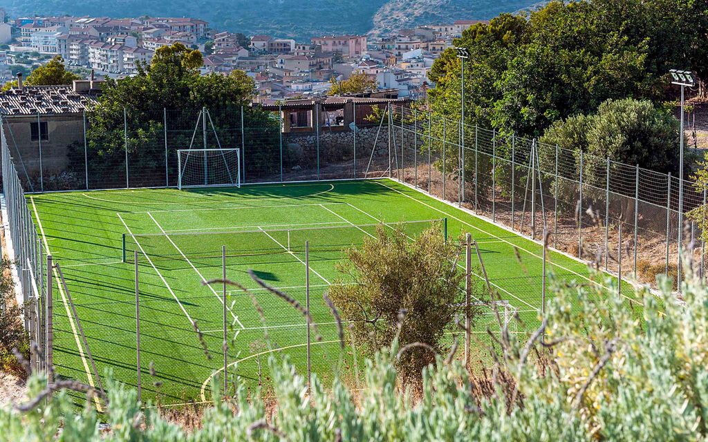 Sicilia 006 - Corte Dorata: Tennis and football court