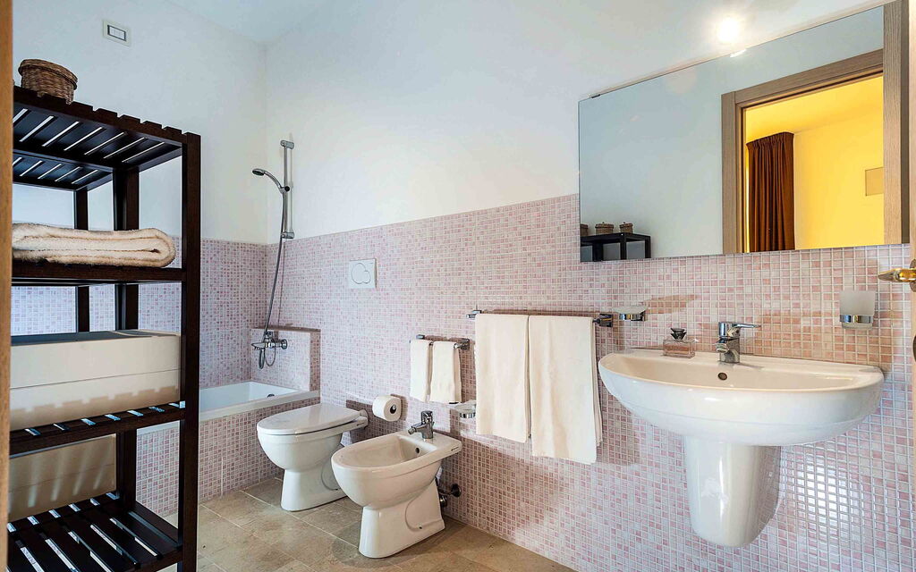 Sicilia 006 - Corte Dorata: Bathroom