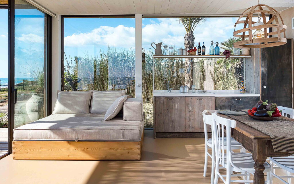 Sicilia 007 - Dimora Di Circe: Kitchen and living room