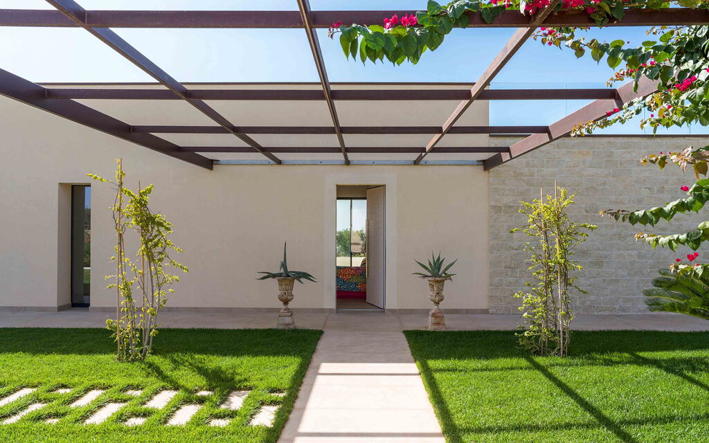 Sicilia 008 - Gelso Bianco: Outdoor view