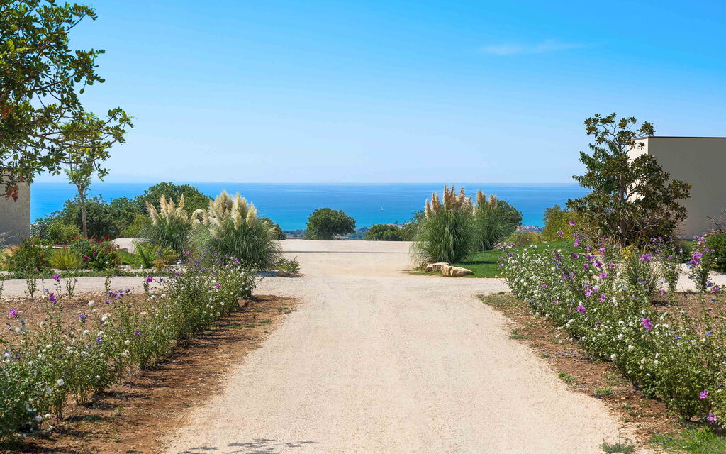 Sicilia 008 - Gelso Bianco: Outdoor view