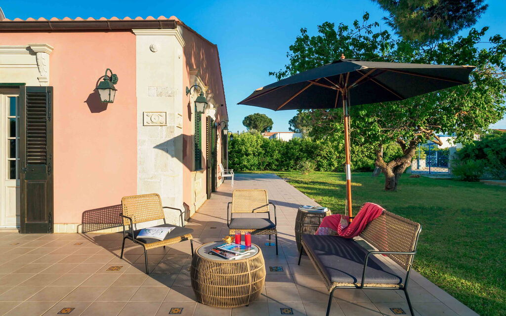 Sicilia 009 - Gira Sole: Veranda