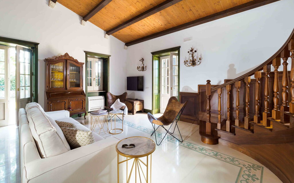 Sicilia 009 - Gira Sole: Living room