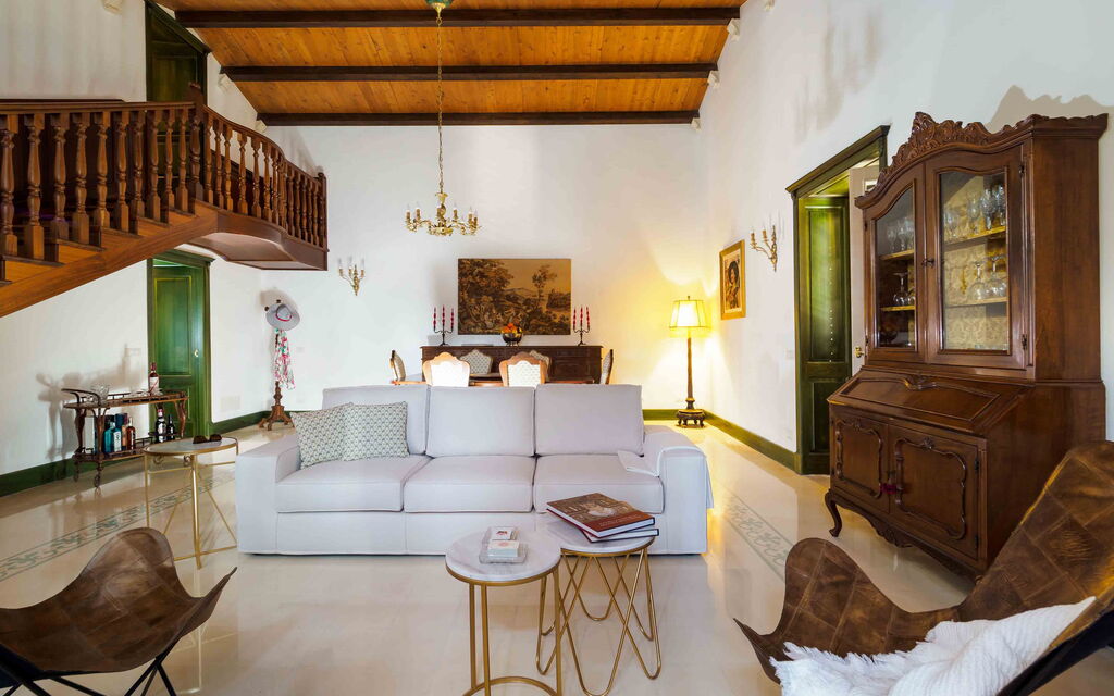 Sicilia 009 - Gira Sole: Living room