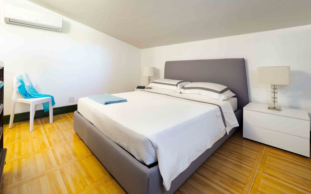 Sicilia 009 - Gira Sole: Double bedroom