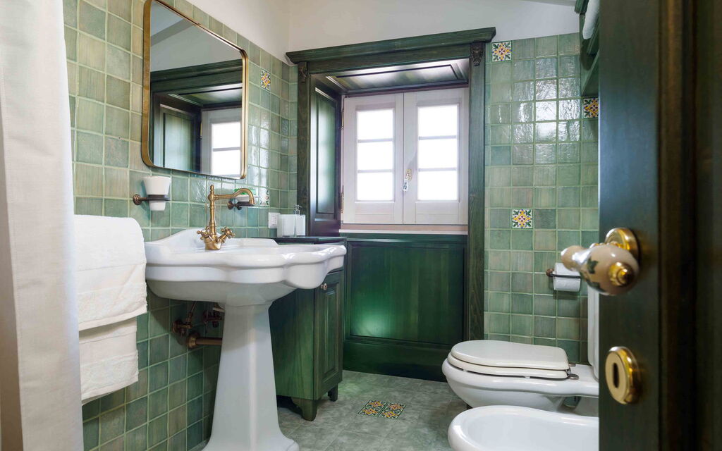 Sicilia 009 - Gira Sole: Bathroom