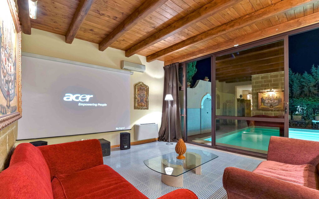 Sicilia 010 - La Boheme: Living room