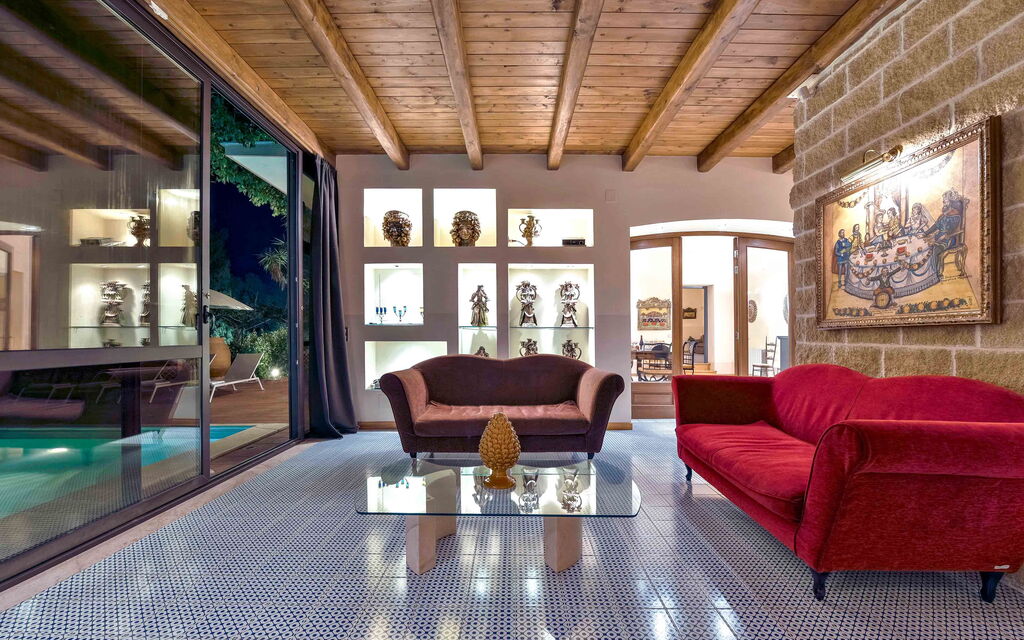 Sicilia 010 - La Boheme: Living room