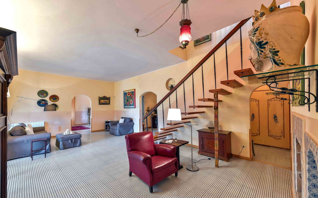 Sicilia 010 - La Boheme: Living room