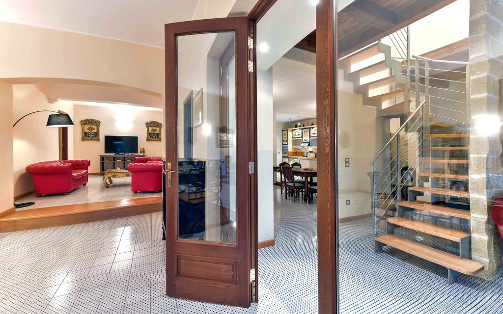 Sicilia 010 - La Boheme: Living room