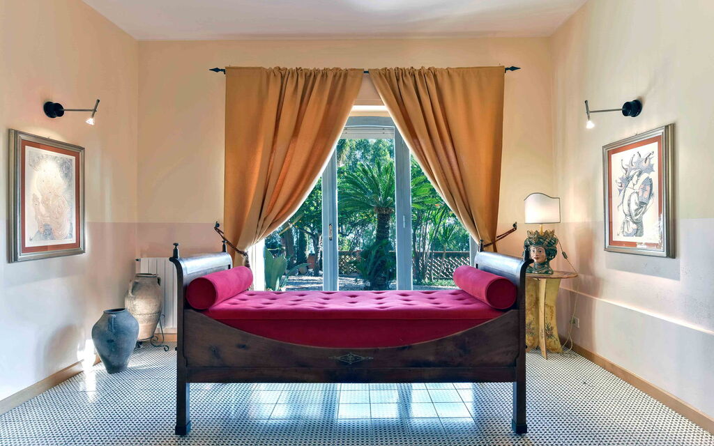 Sicilia 010 - La Boheme: Living room