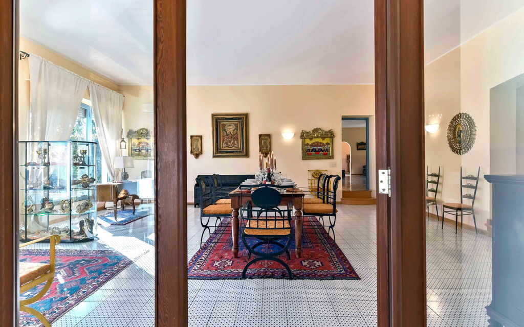 Sicilia 010 - La Boheme: Dining room