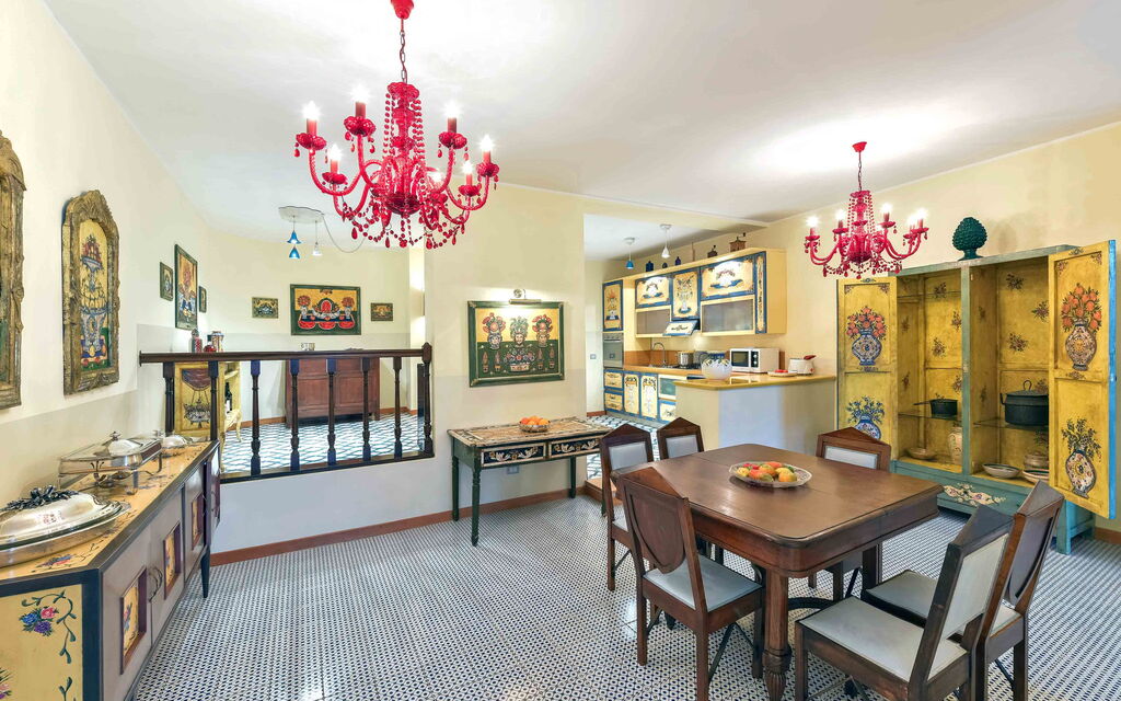 Sicilia 010 - La Boheme: Dininig room