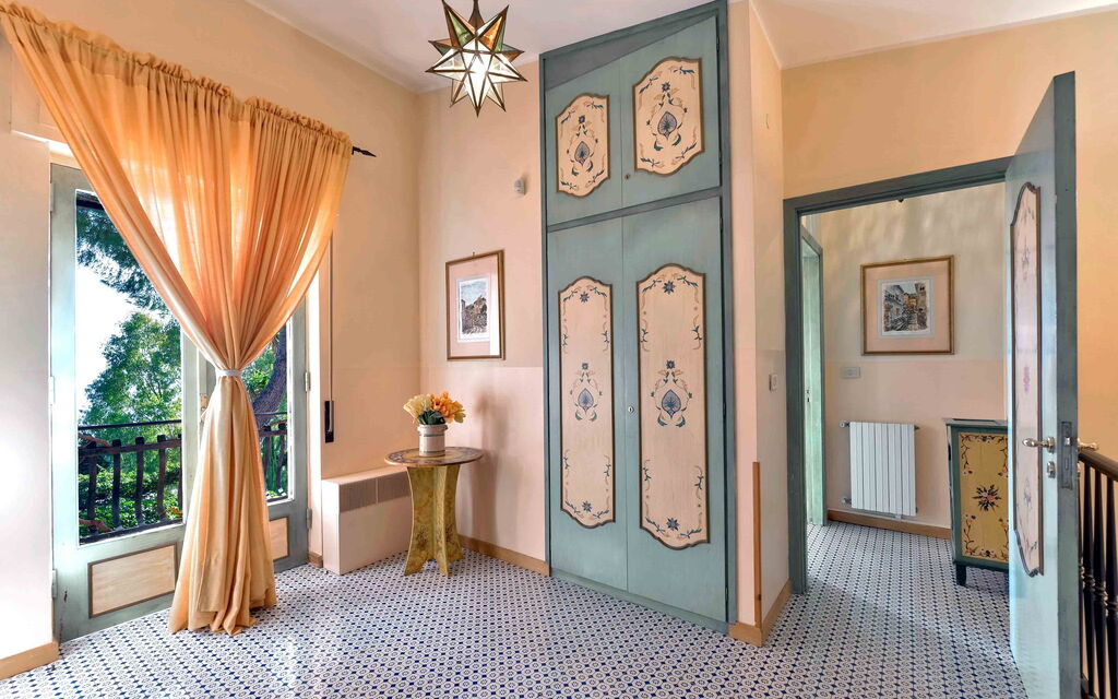 Sicilia 010 - La Boheme: Hallway