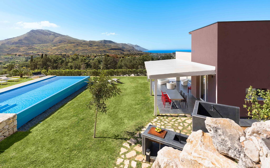 Sicilia 011 - La Dolce Vita: Outdoor view