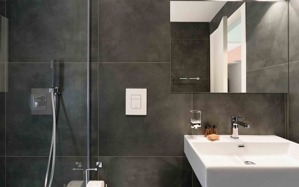 Sicilia 011 - La Dolce Vita: Bathroom