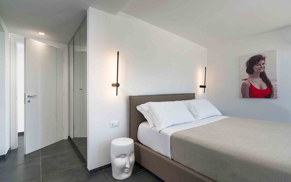 Sicilia 011 - La Dolce Vita: Double bedroom