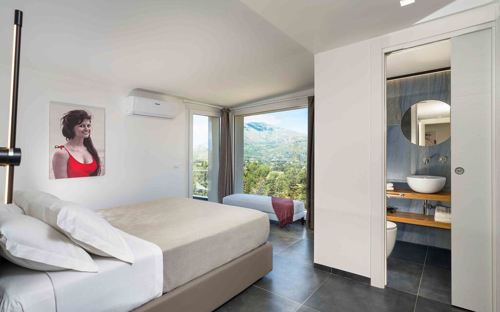 Sicilia 011 - La Dolce Vita: Double bedroom