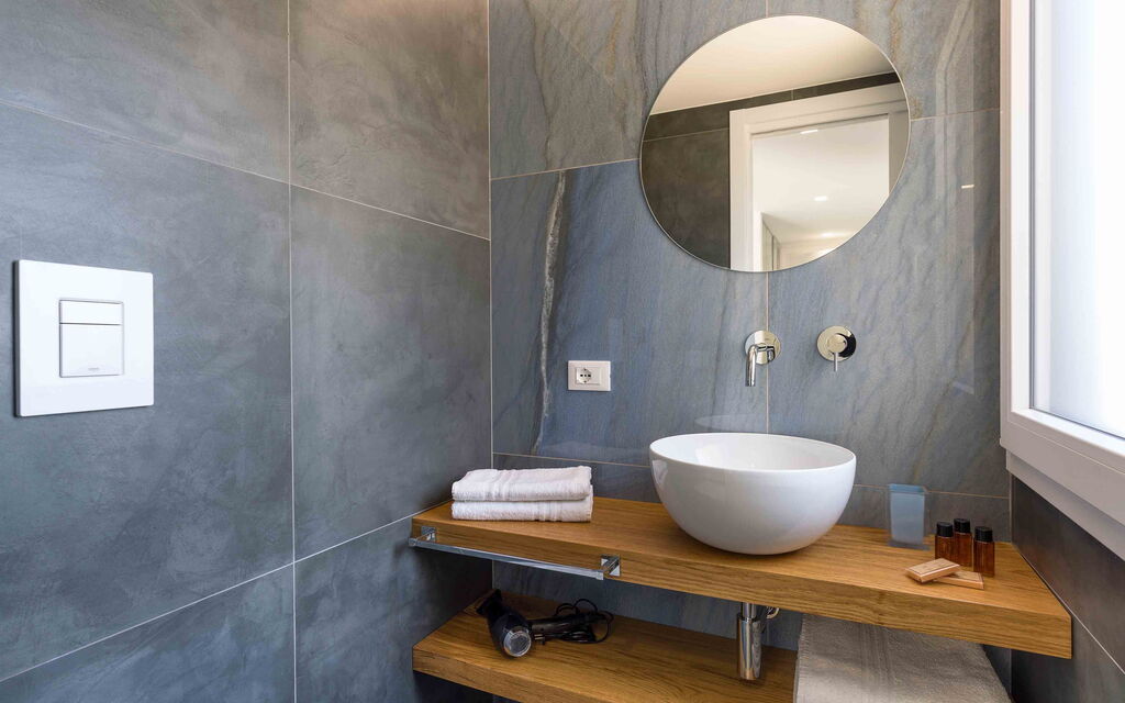 Sicilia 011 - La Dolce Vita: Bathroom