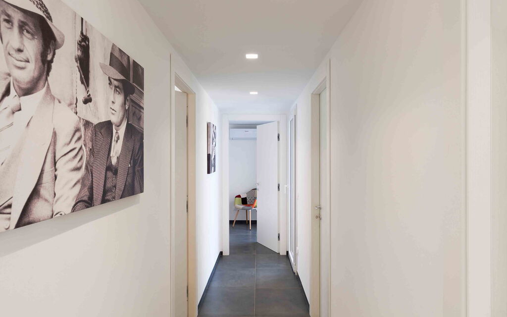 Sicilia 011 - La Dolce Vita: Hallway