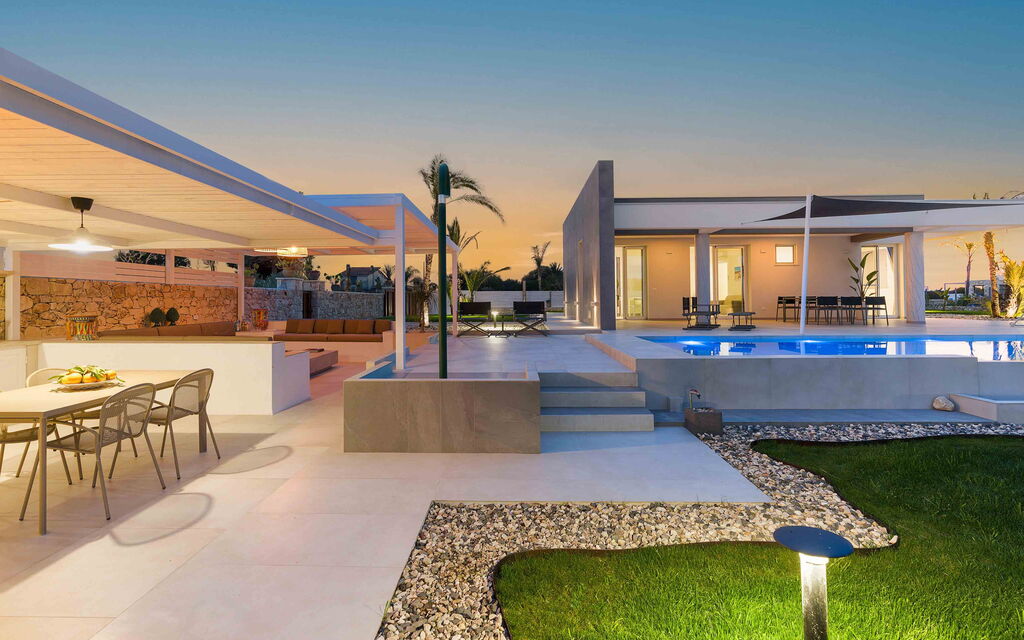 Sicilia 013 - Paradisus: Swimming pool and outdoor view