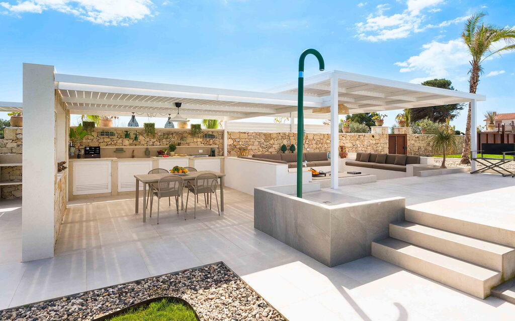 Sicilia 013 - Paradisus: Barbecue area