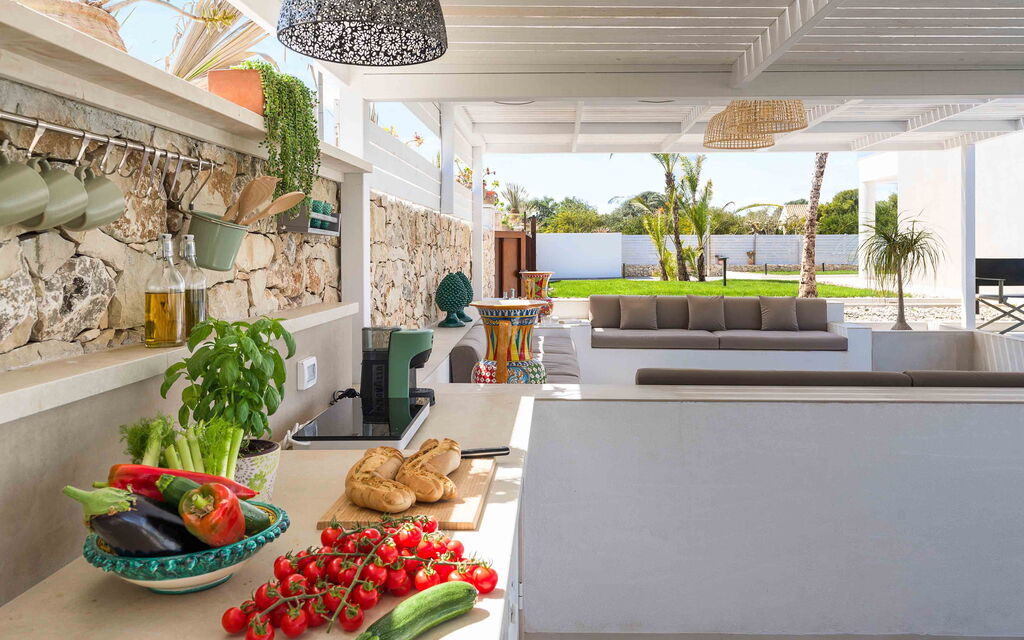 Sicilia 013 - Paradisus: Barbecue area