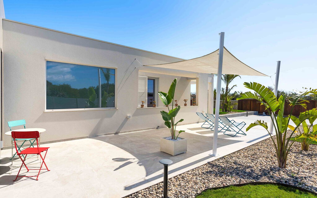 Sicilia 013 - Paradisus: Outdoor view