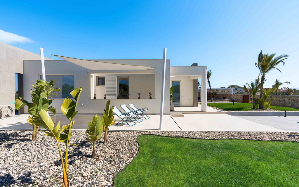 Sicilia 013 - Paradisus: Outdoor view