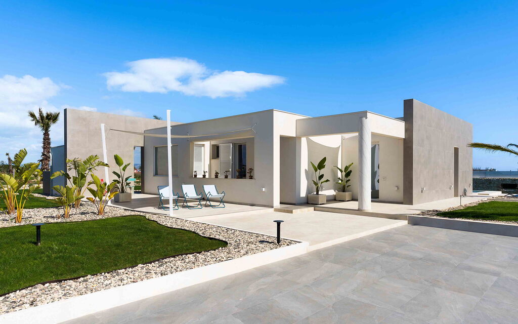 Sicilia 013 - Paradisus: Outdoor view