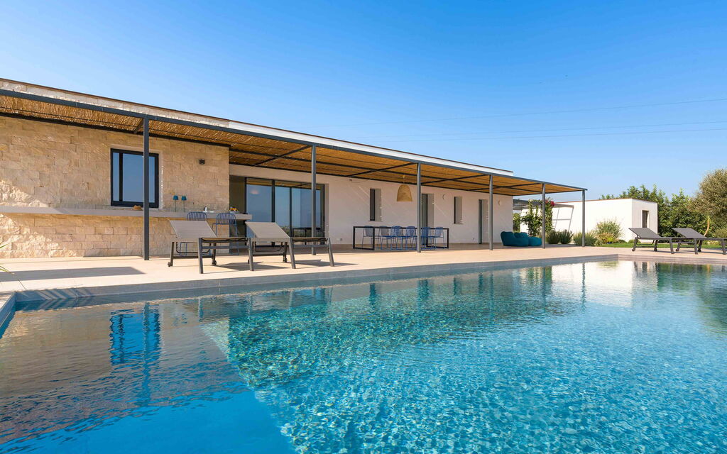 Sicilia 014 - Passo Salina: Swimming pool