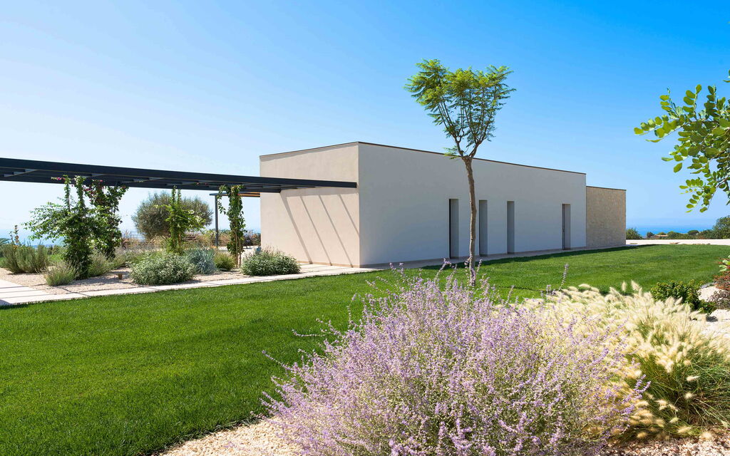 Sicilia 014 - Passo Salina: Outdoor view