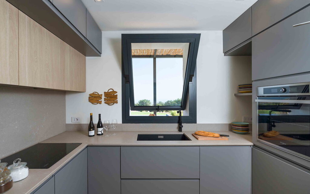 Sicilia 014 - Passo Salina: Kitchen