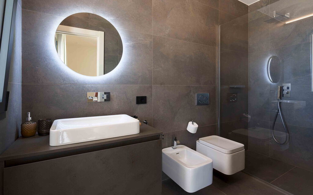 Sicilia 014 - Passo Salina: Bathroom