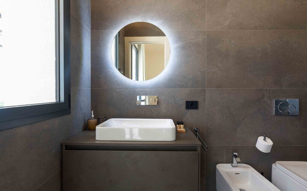 Sicilia 014 - Passo Salina: Bathroom