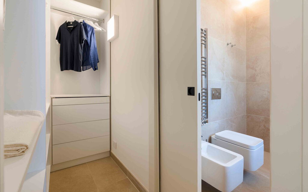 Sicilia 014 - Passo Salina: Bathroom