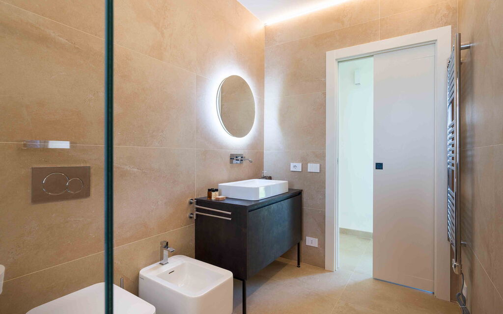 Sicilia 014 - Passo Salina: Bathroom