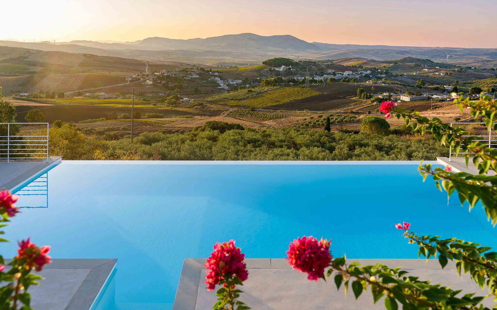 Sicilia 016 - Tangi: Swimming pool