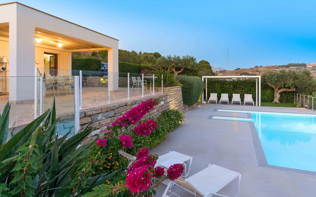 Sicilia 016 - Tangi: Swimming pool