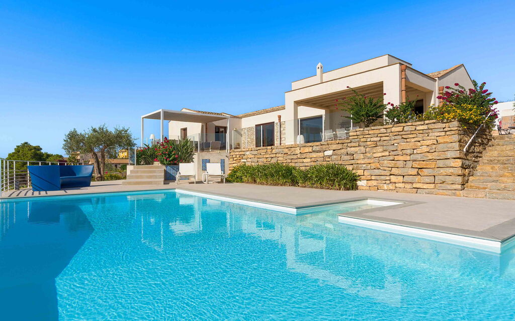 Sicilia 016 - Tangi: Swimming pool