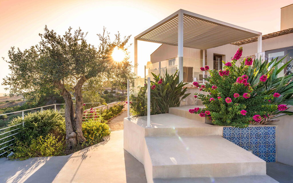 Sicilia 016 - Tangi: Outdoor view