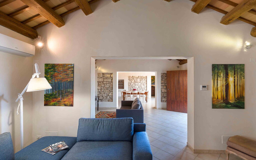 Sicilia 016 - Tangi: Living room