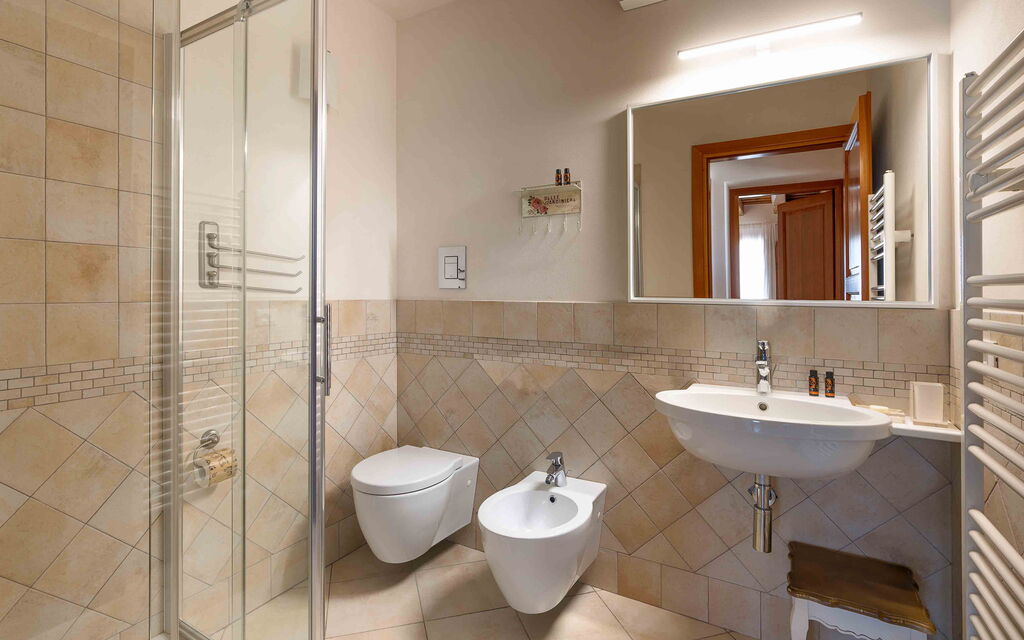 Sicilia 016 - Tangi: Bathroom