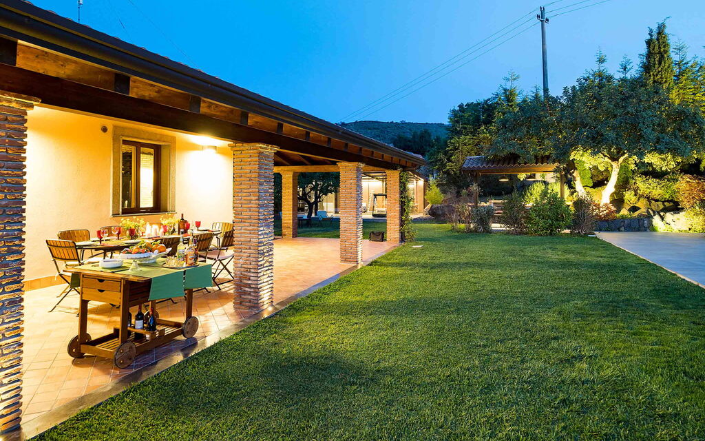 Sicilia 017 - Via Grande: Veranda