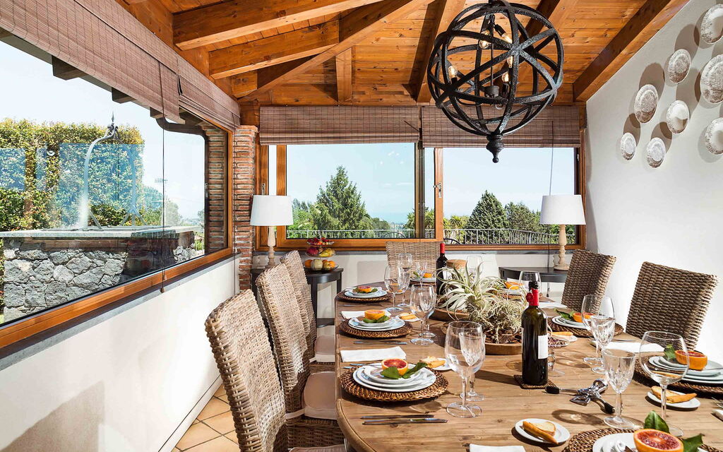 Sicilia 017 - Via Grande: Dining room