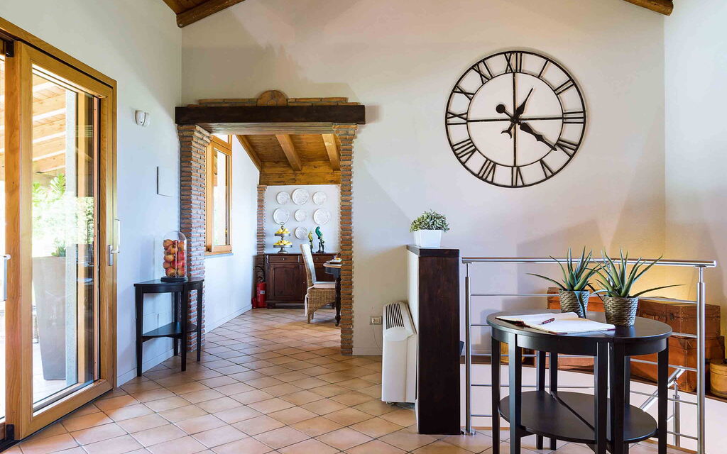 Sicilia 017 - Via Grande: Main entrance